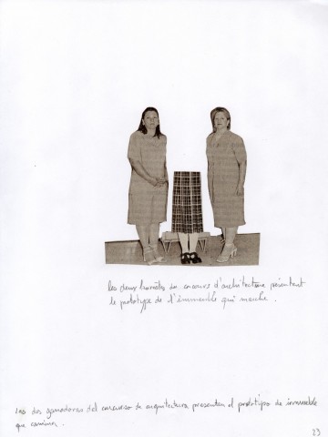 Les deux lauréates du concours  d’architecture présentent le prototype  de l’immeuble qui marche (série mexicaine, collage n° 23)