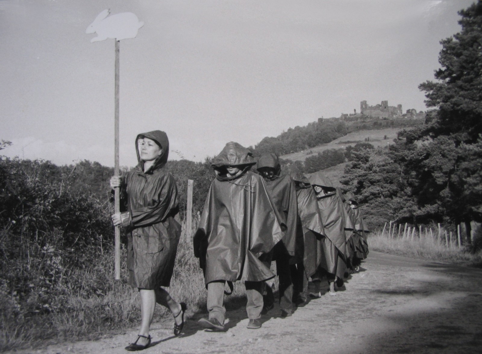 La procession du lièvre blanc